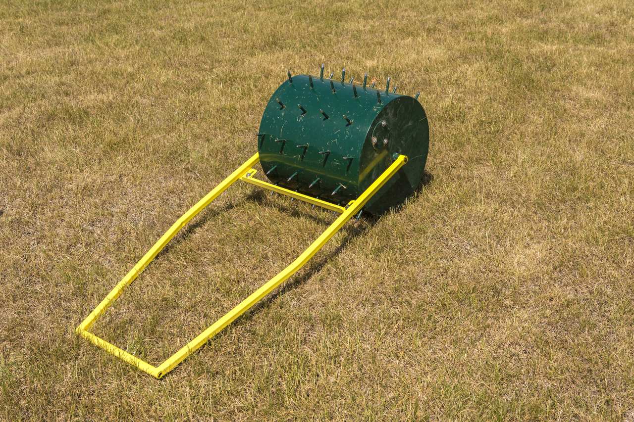Lawn roller – how to make a sturdy garden roller?