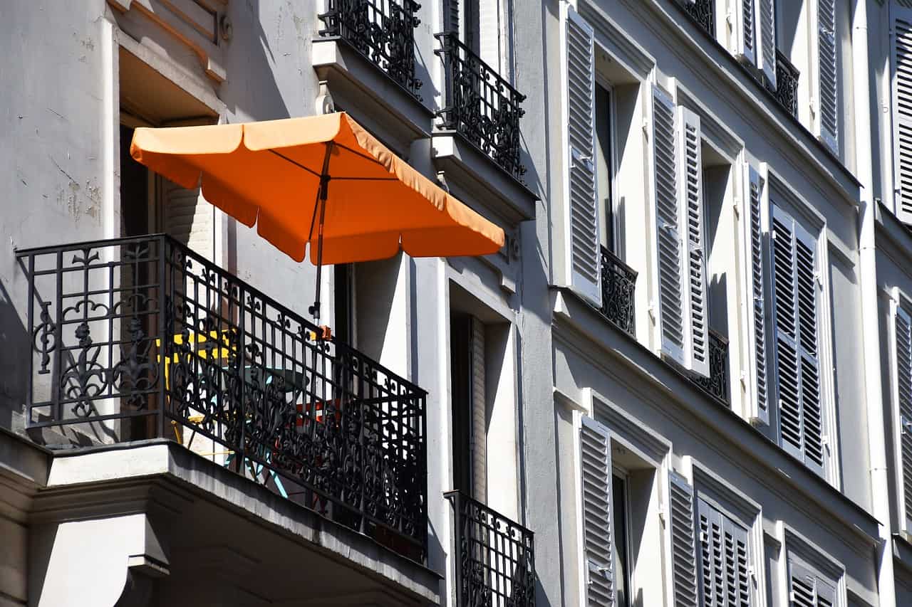 Balcony arrangements. 5 ways to shade your balcony