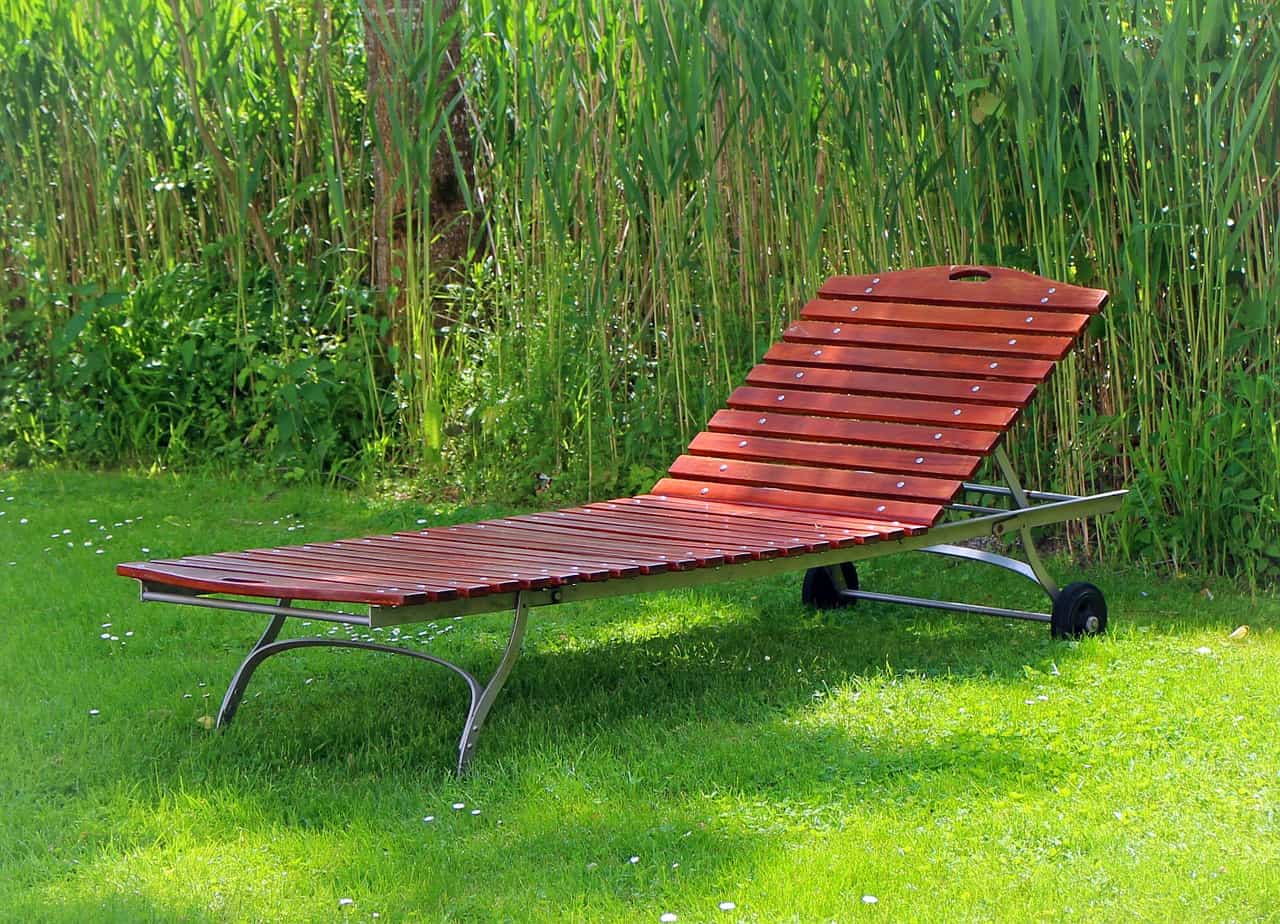 Garden loungers – which ones to choose for a good rest?